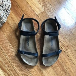 Birkenstock Daloa in black